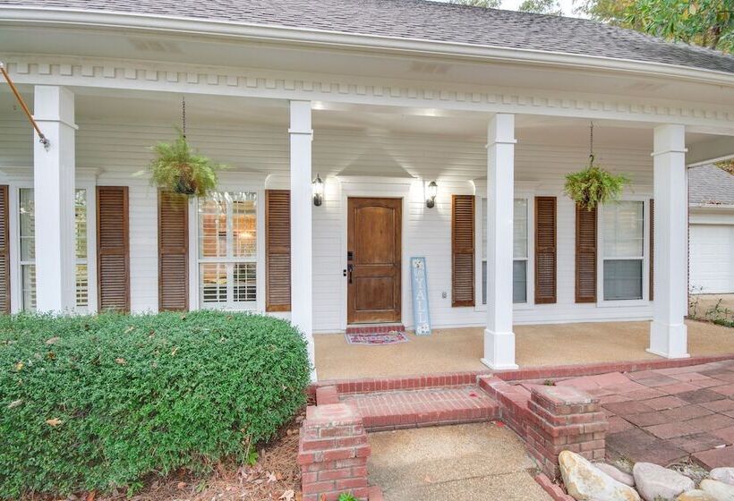 Welcoming Brandon Home W/ Pool & Screened In Deck