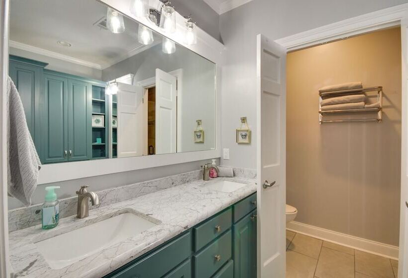 Welcoming Brandon Home W/ Pool & Screened In Deck