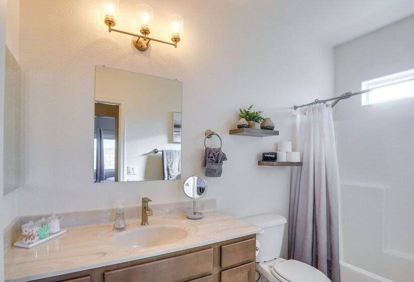 Bullhead City Home: Central A/c + Pool Access