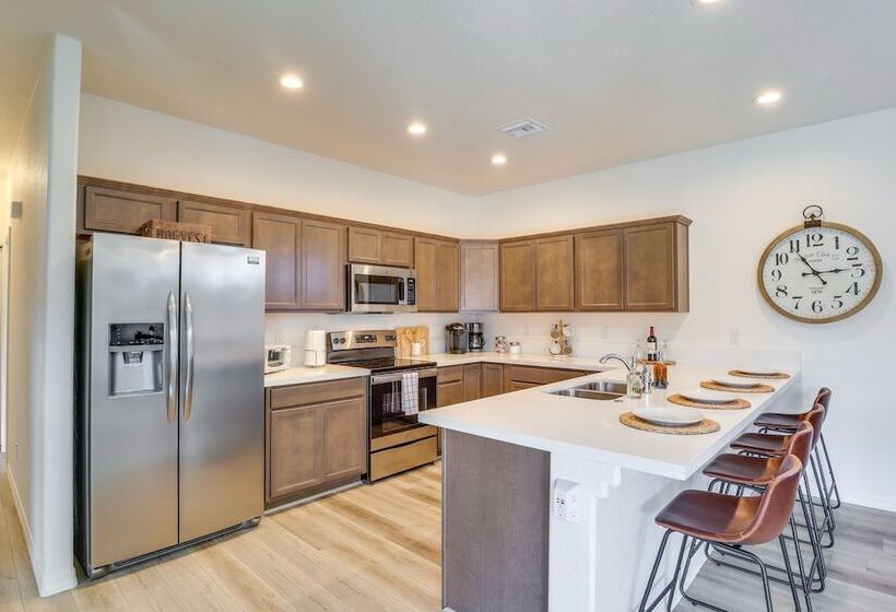 Bullhead City Home: Central A/c + Pool Access