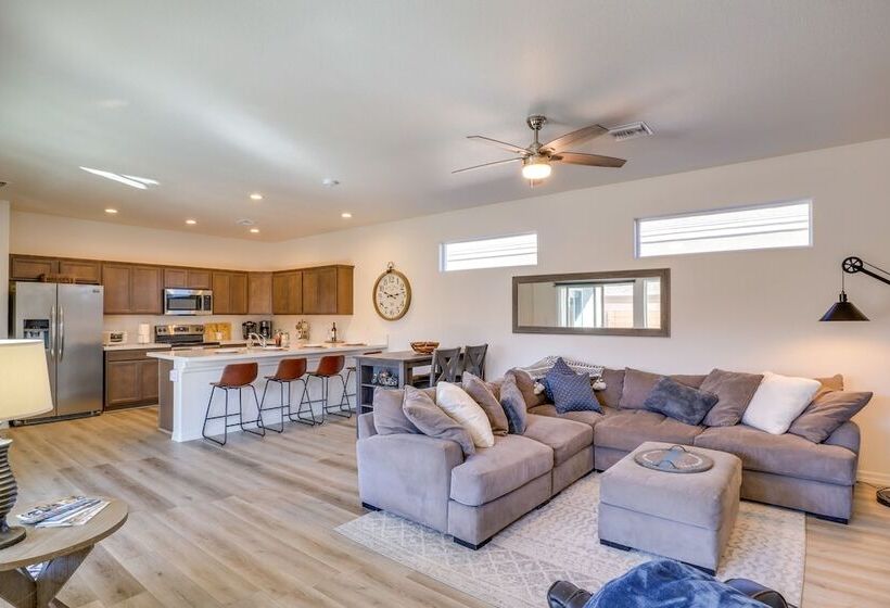 Bullhead City Home: Central A/c + Pool Access