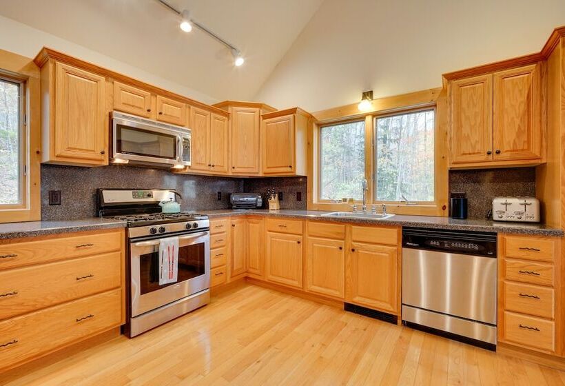 West Dover Family Home W/ Game Room & Home Theater