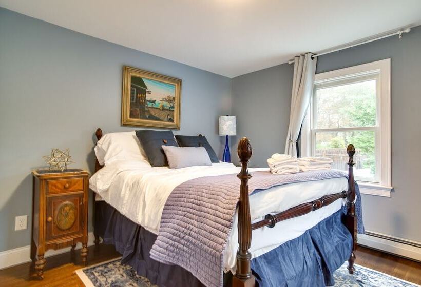 West Yarmouth Cottage W/ Gas Grill: Walk To Beach!