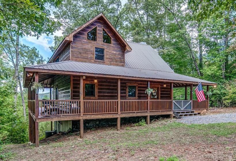 Gorgeous & Secluded 3 Bdr Cabin In Mineral Bluff!