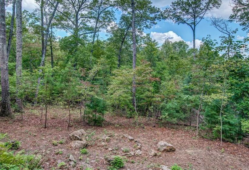 Gorgeous & Secluded 3 Bdr Cabin In Mineral Bluff!
