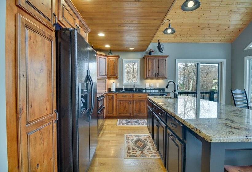 Wintergreen Resort Home: Close To Slopes & Trails