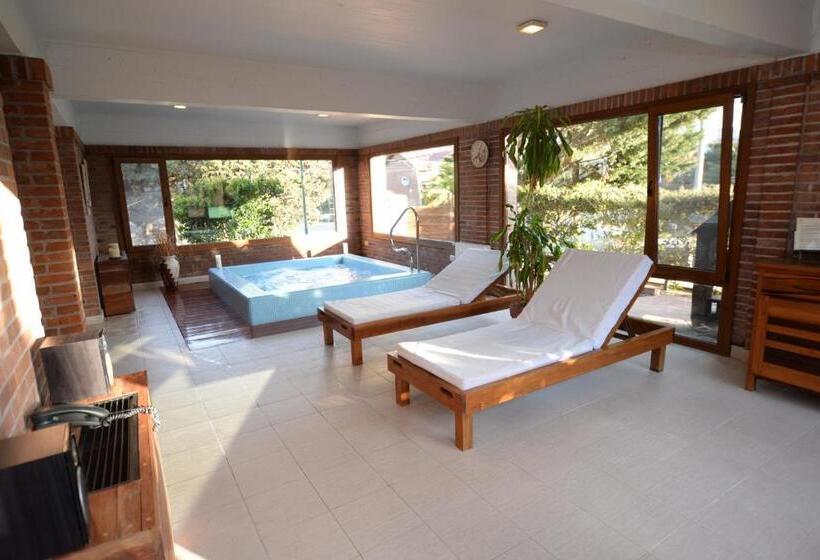 Aitue Apart Hotel & Spa