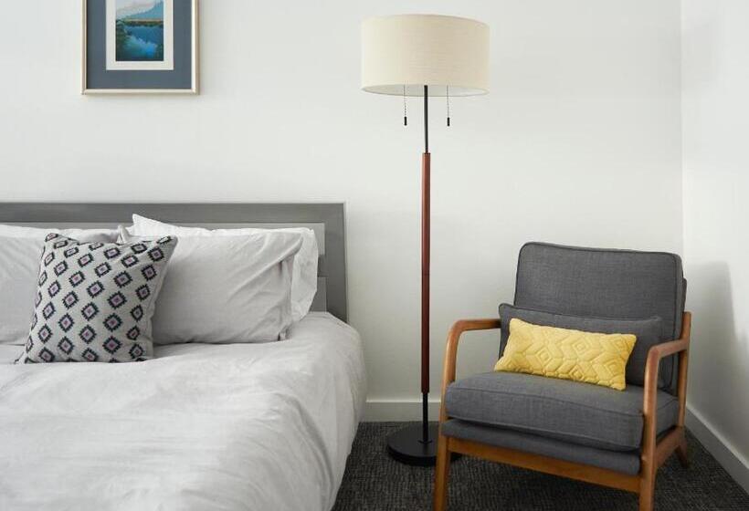 הוסטל Snob Hollow Inn Downtown Anchorage