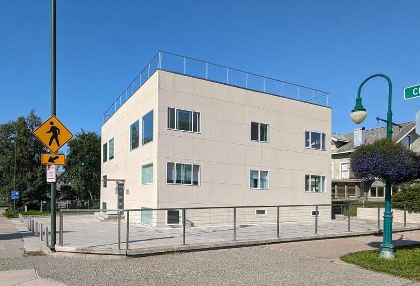 הוסטל Snob Hollow Inn Downtown Anchorage