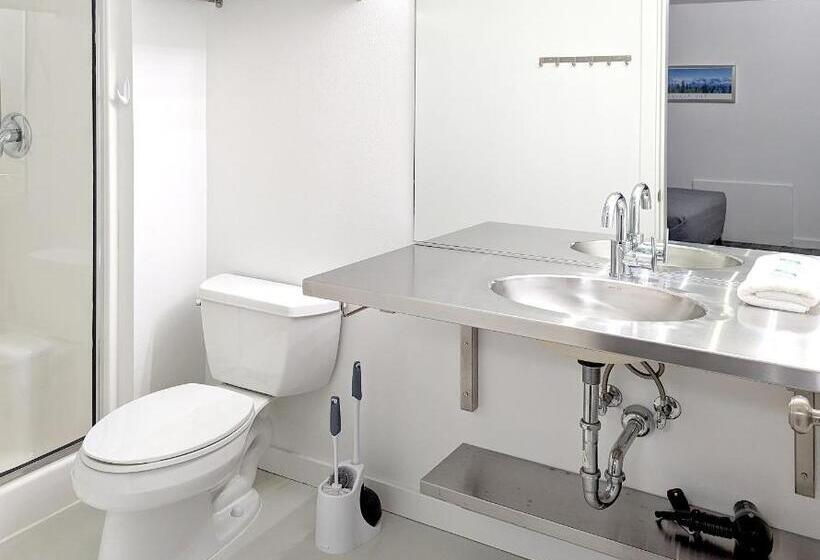 הוסטל Snob Hollow Inn Downtown Anchorage