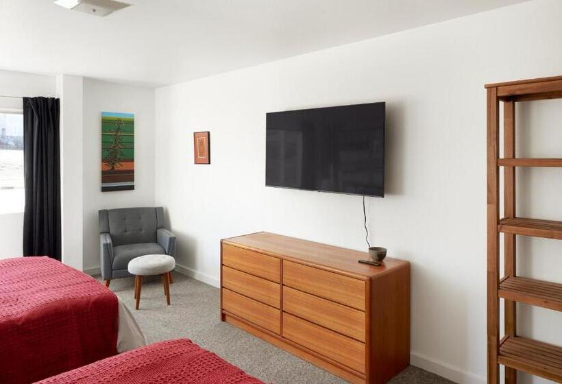 הוסטל Snob Hollow Inn Downtown Anchorage