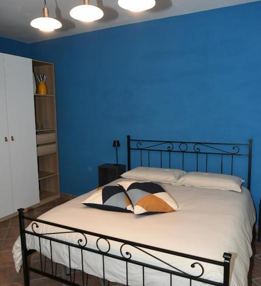 تختخواب و صبحانه Casammare
