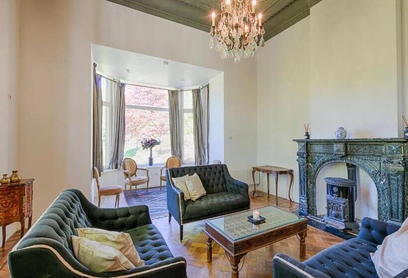 ベッドアンドブレックファースト Château Chevalier Des Montys