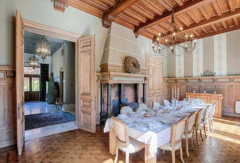 ベッドアンドブレックファースト Château Chevalier Des Montys