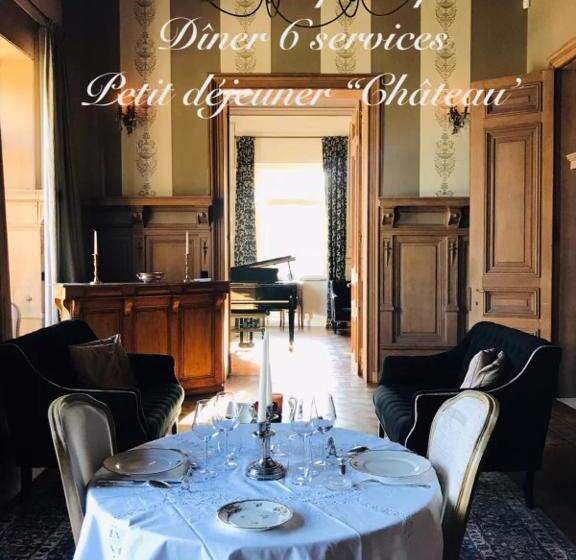 ベッドアンドブレックファースト Château Chevalier Des Montys