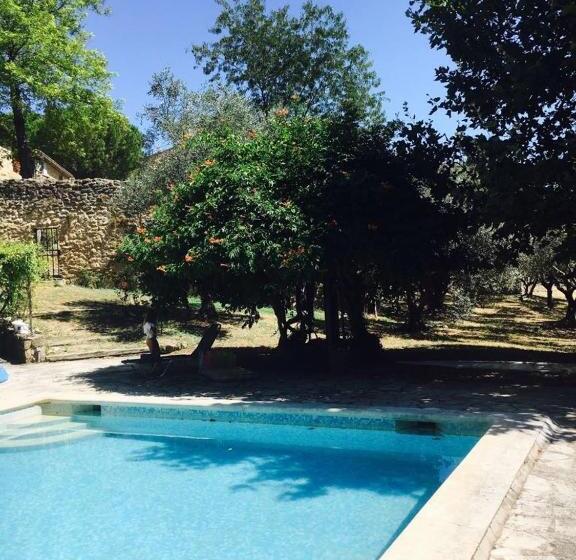 ベッドアンドブレックファースト La Baronne