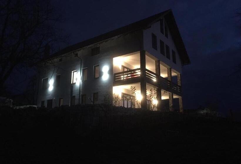 צימר Popasul Din Pietrar