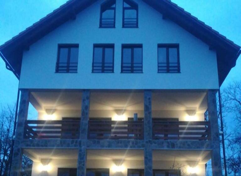 צימר Popasul Din Pietrar