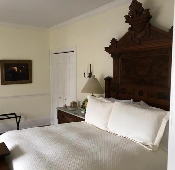 تختخواب و صبحانه Springwood Inn