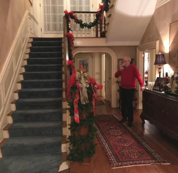 تختخواب و صبحانه Springwood Inn