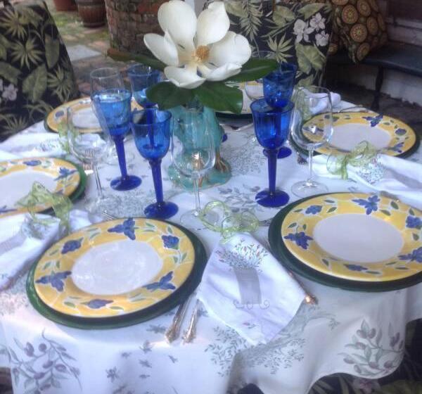 تختخواب و صبحانه Springwood Inn