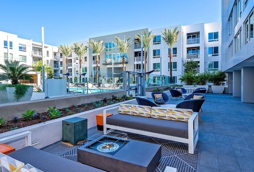 Global Luxury Suites Irvine