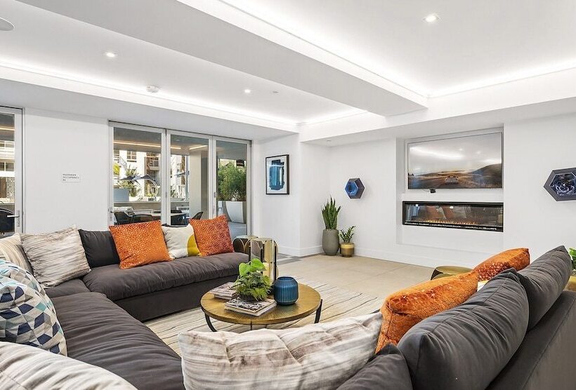 Global Luxury Suites Irvine