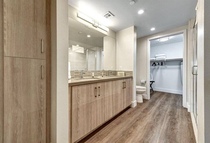 Global Luxury Suites Irvine