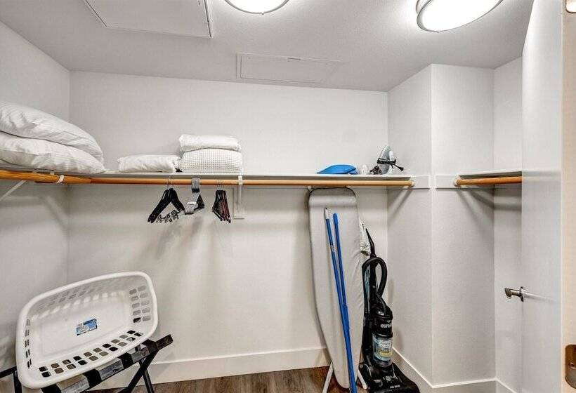 Global Luxury Suites Irvine