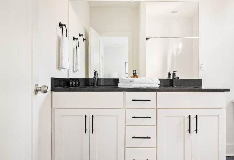 Hart Suite 8 By Avantstay Gorgeous Town House W/ Modern Amenities In Nashville!