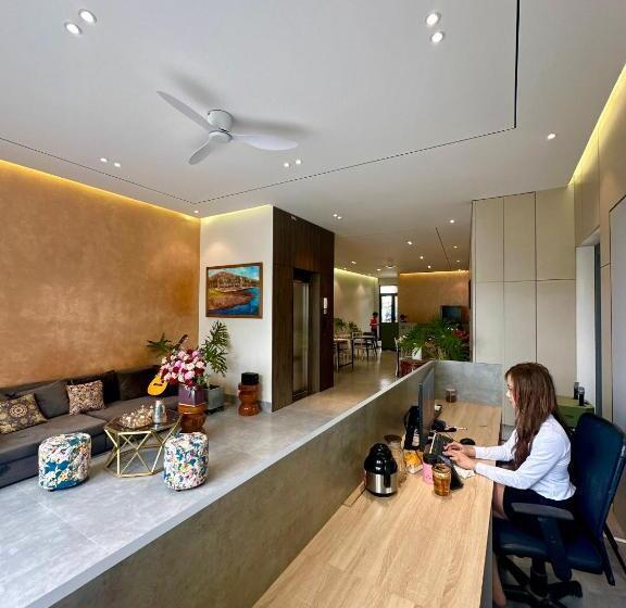 Hoàng Khang Hotel Khách Sạn Buôn Ma Thuột