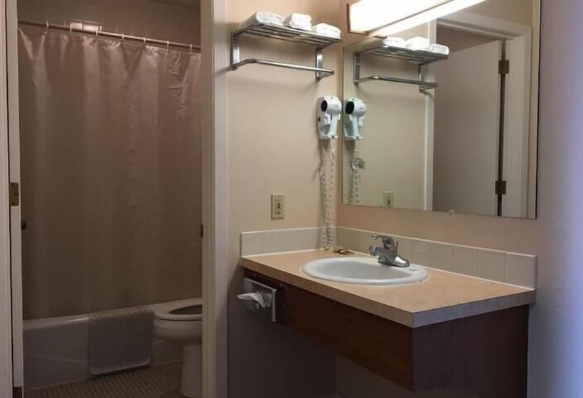 여관 Los Tres Gallos