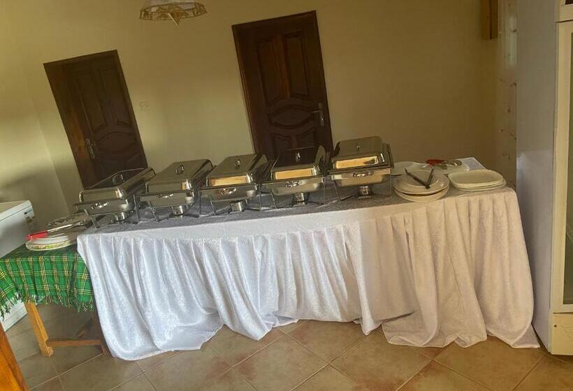 7 Days Hotel On Un Base