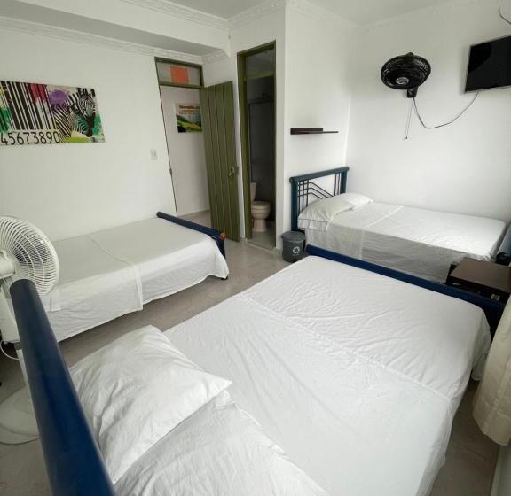 هتل California Tropical