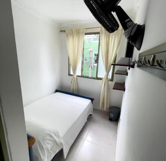 هتل California Tropical