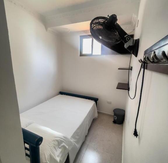 酒店 California Tropical