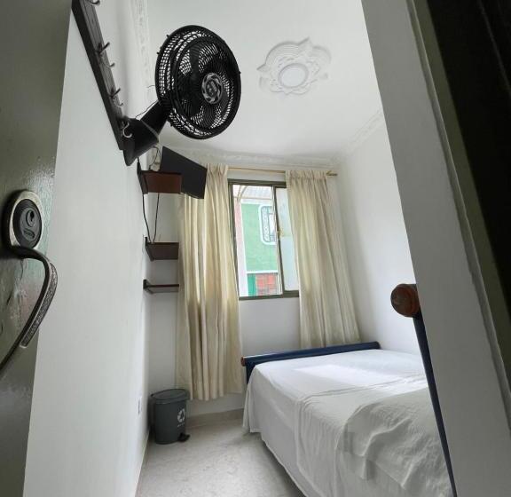 酒店 California Tropical