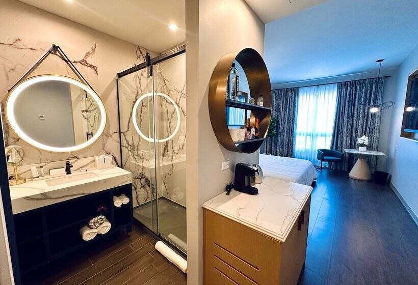 Chez Hotel Arlington Heights