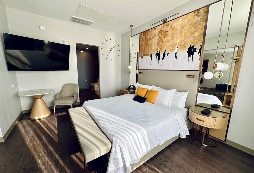 Chez Hotel Arlington Heights