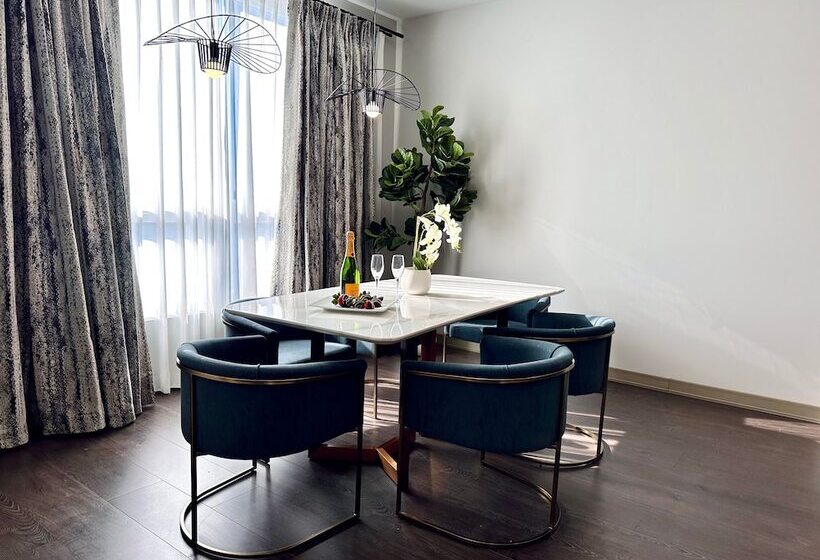 Chez Hotel Arlington Heights