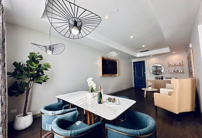 Chez Hotel Arlington Heights