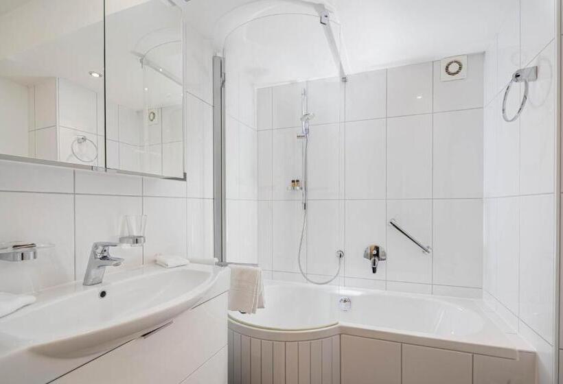 酒店 Engadinerhof Superior