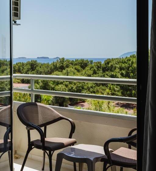 Отель Fun & Sun Club Saphire