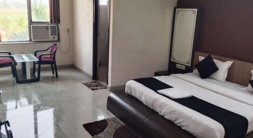 Отель K. J. International