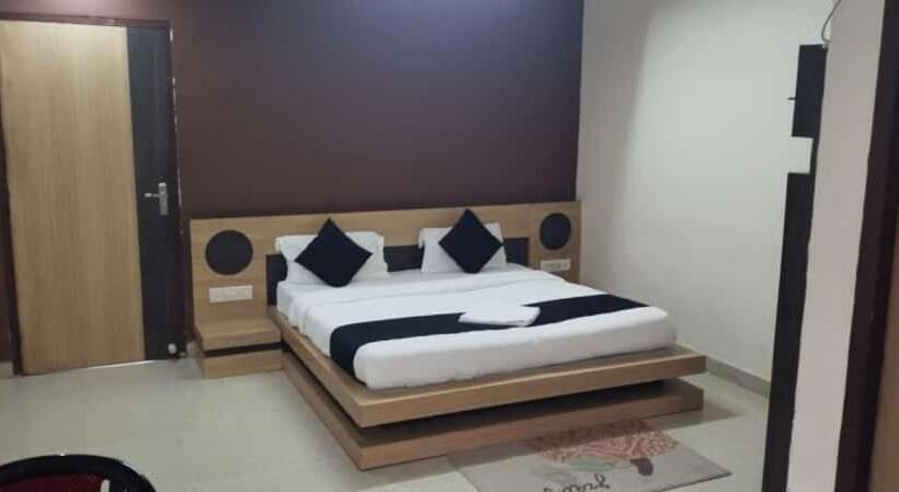 Отель K. J. International