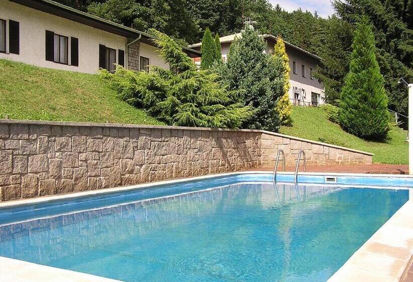 בית מלון כפרי Lávka Chocerady