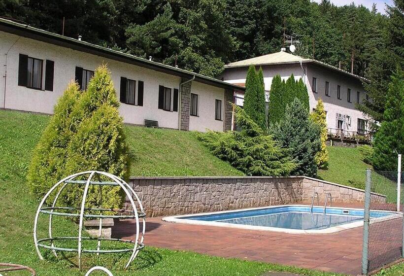 בית מלון כפרי Lávka Chocerady