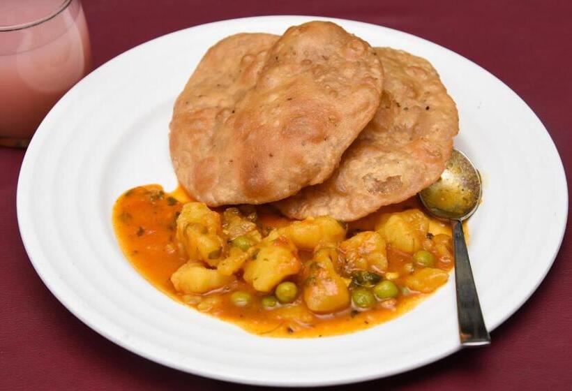 Отель Oyo Black Rose