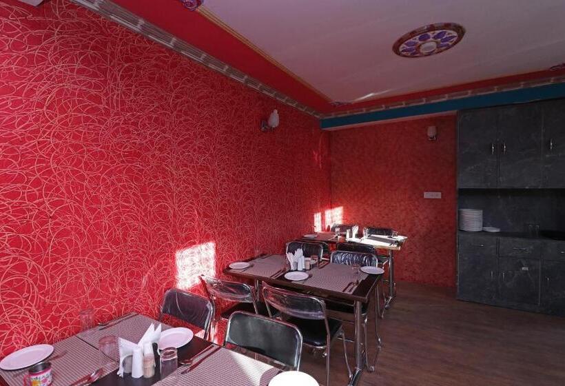 Отель Oyo Black Rose