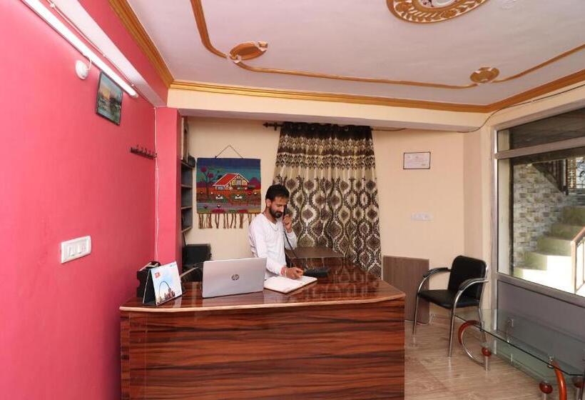 Отель Oyo Black Rose